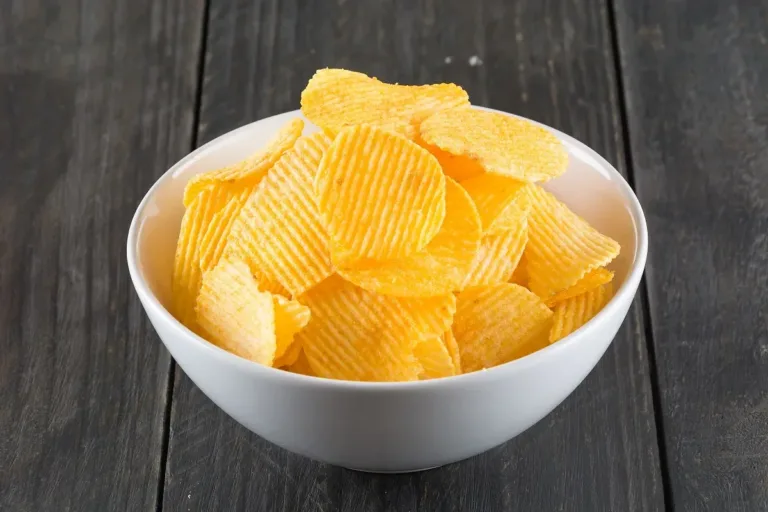 Hamilelikte Cips Yemek ve Zararları