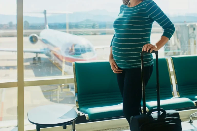 Voyager en avion pendant la grossesse