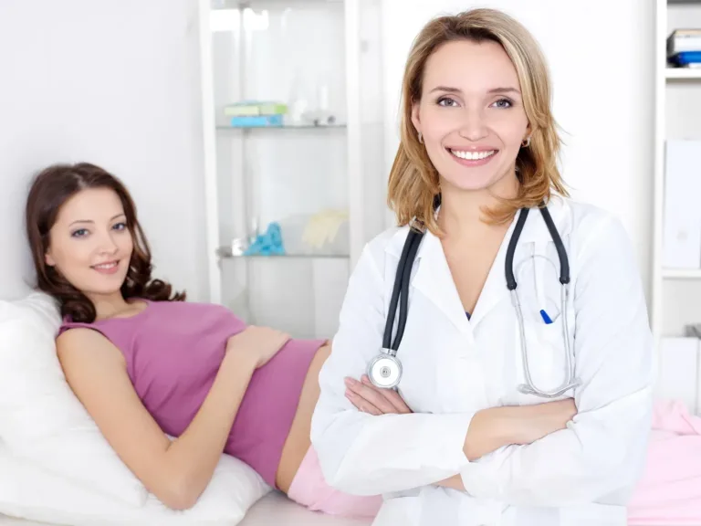 Examen du toit pendant la grossesse : qu&rsquo;est-ce que c&rsquo;est, comment se déroule-t-il, est-ce douloureux ?