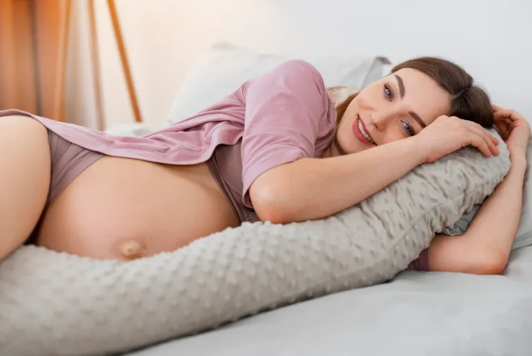 Dormir durante el embarazo: ¿es posible una noche sin interrupciones?